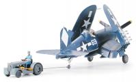 Tamiya Corsair F4U-1D et tracteur pont